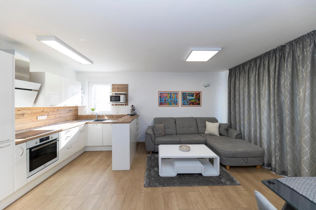 Joy 2 Apartment Новаля Екстер'єр фото